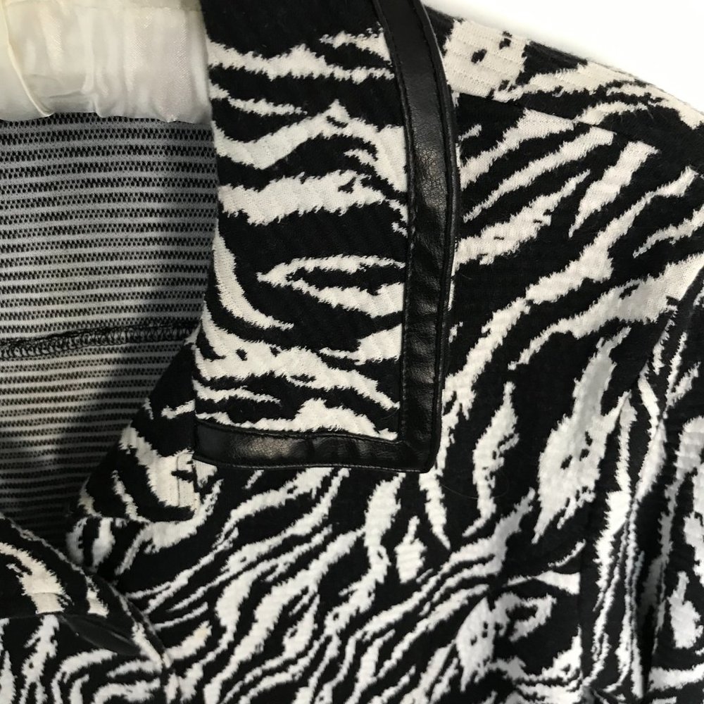 JM Collection Zebra Print Jacket Size XL - Picture 6 of 8